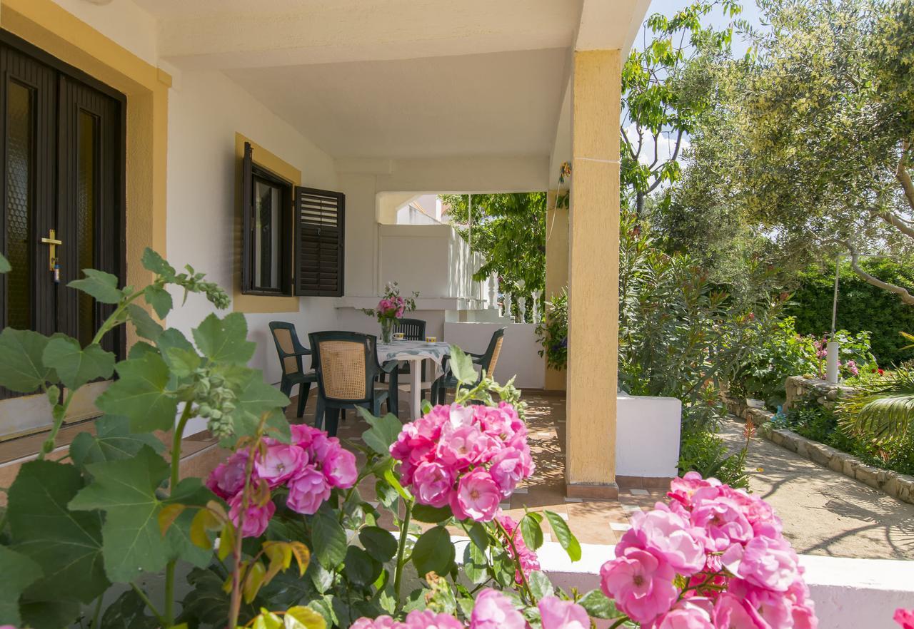 Apartments Sanja Povljana Ngoại thất bức ảnh