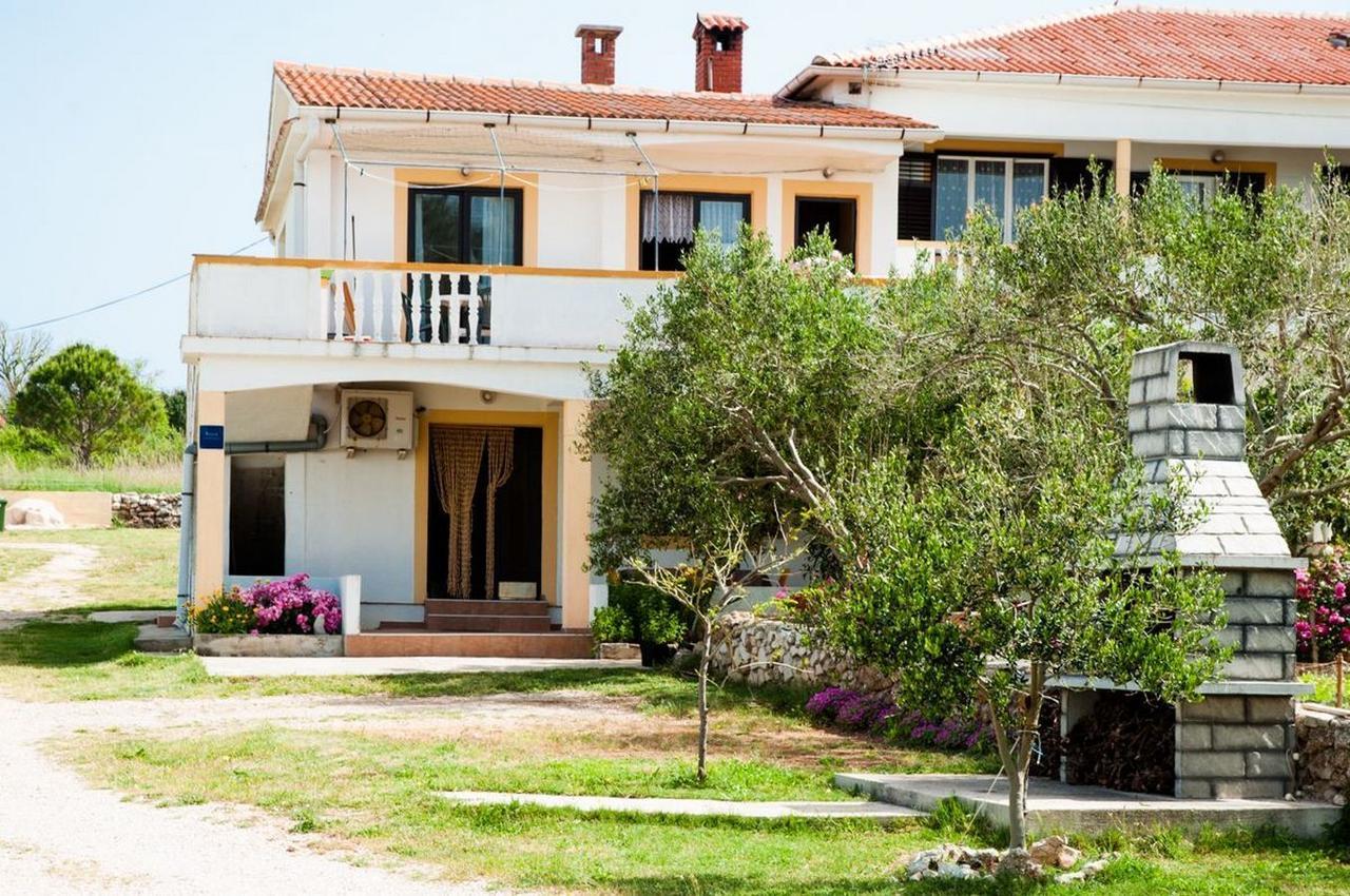 Apartments Sanja Povljana Ngoại thất bức ảnh